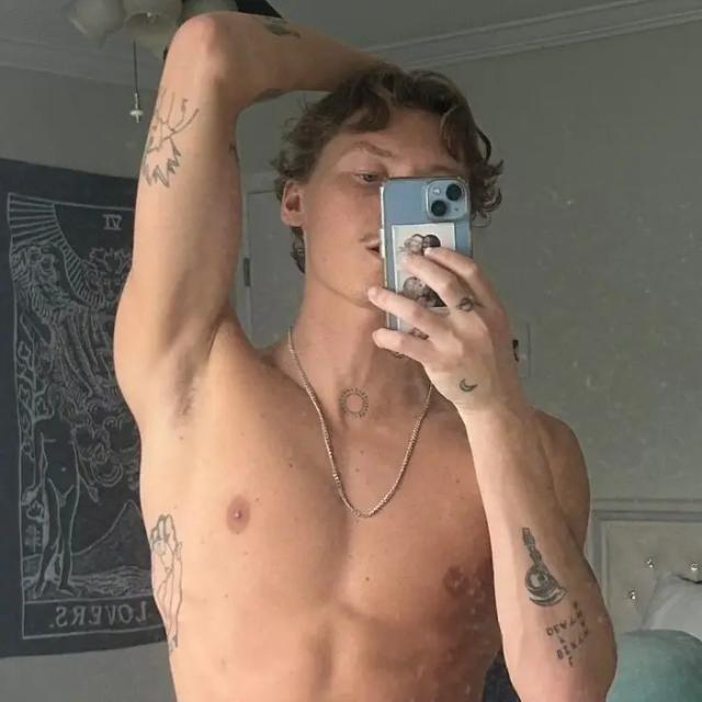 KODY 🏄‍♂️💦