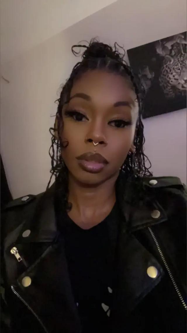 Simonee