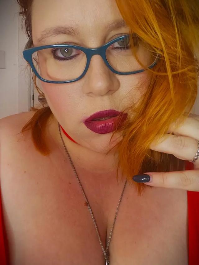 Miss Niki Dee