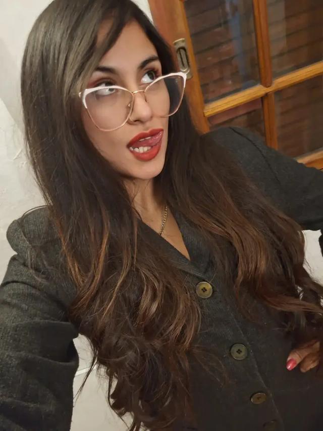Mia BIG ASS 🥵 🍑