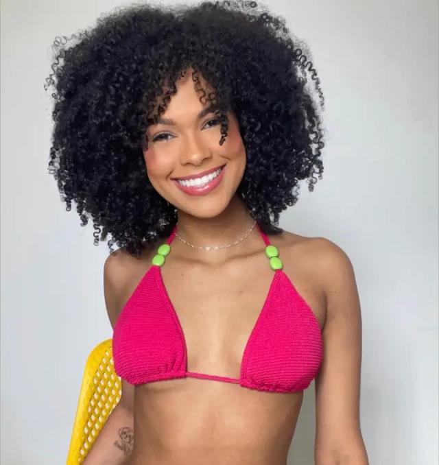 Nicole 🔥 brasileirinha morena