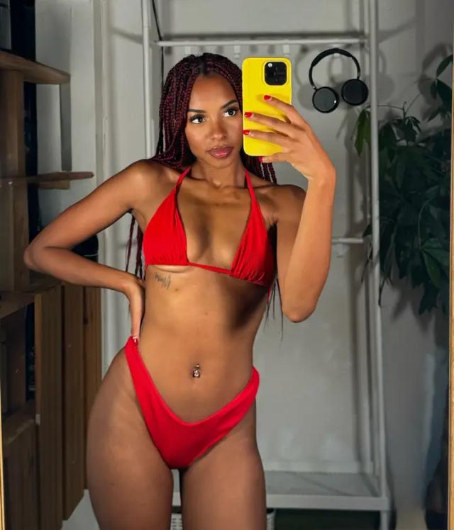 Lina 🖤 Ebony