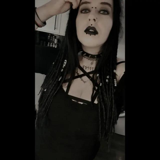 🖤🕷🕸GothicVikki🕸🕷🖤