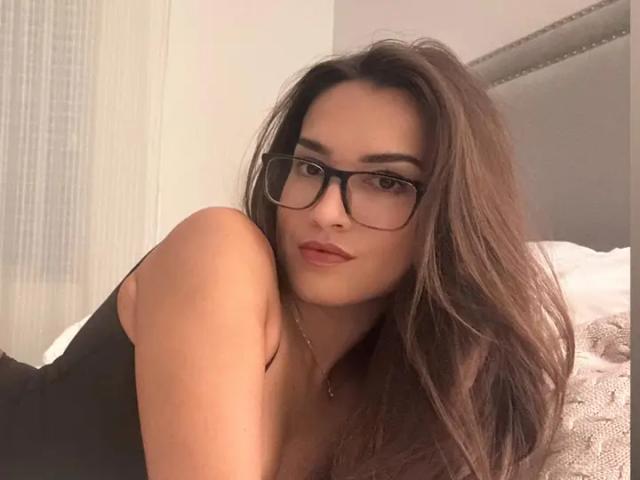 Maddy Bare