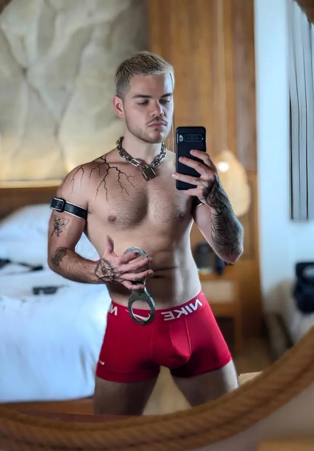 Master On Twinks 😈🖤⛓️