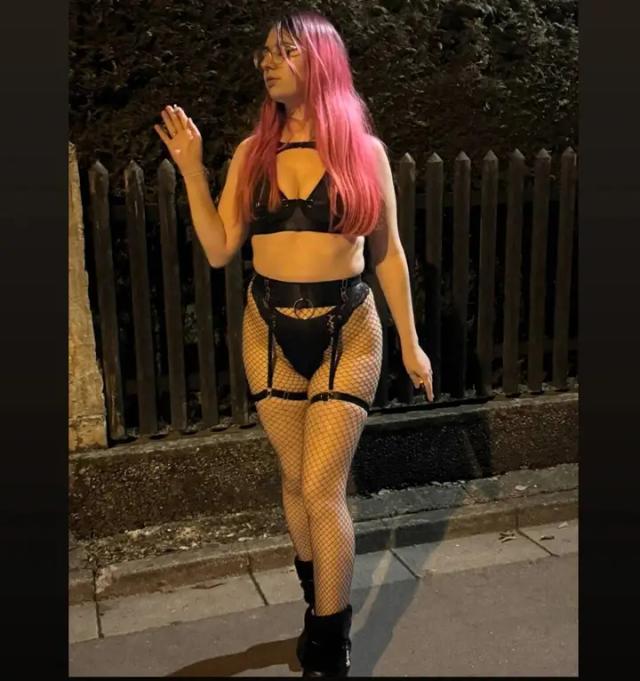 Valentina_gamerfoxy_aux