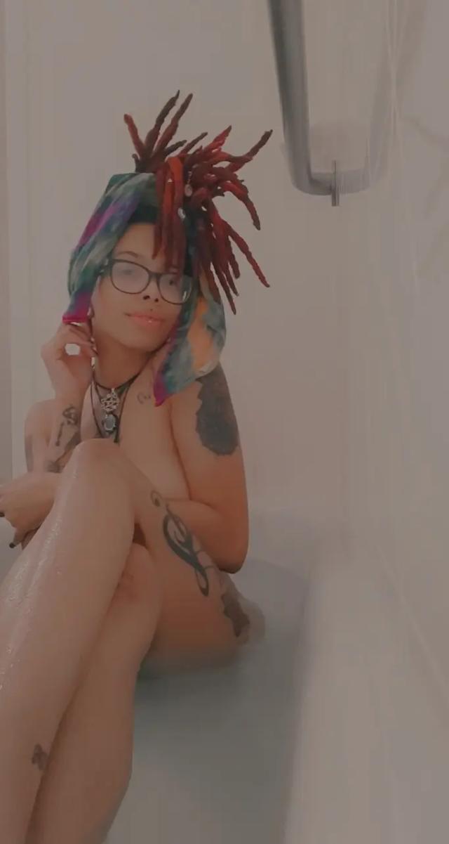 Venus the Ganja Goddess 💚