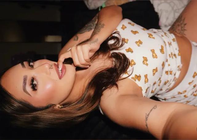 💋