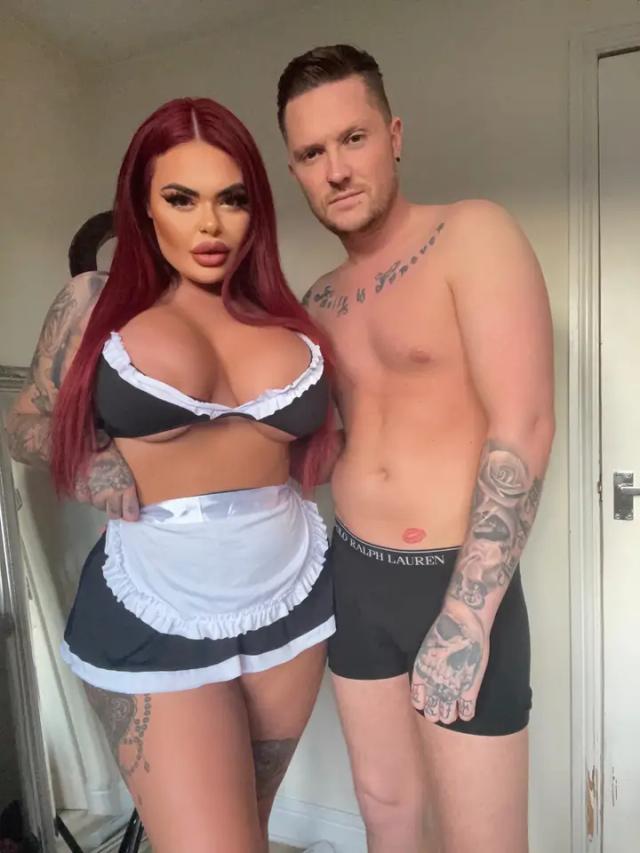 Mr &amp; Mrs Essex FULL VIDS ON WALL