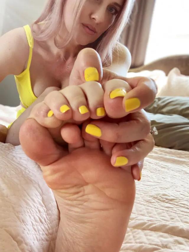 👑 Amanda 💅🏻👣🤑🐷 Feet &amp; 420