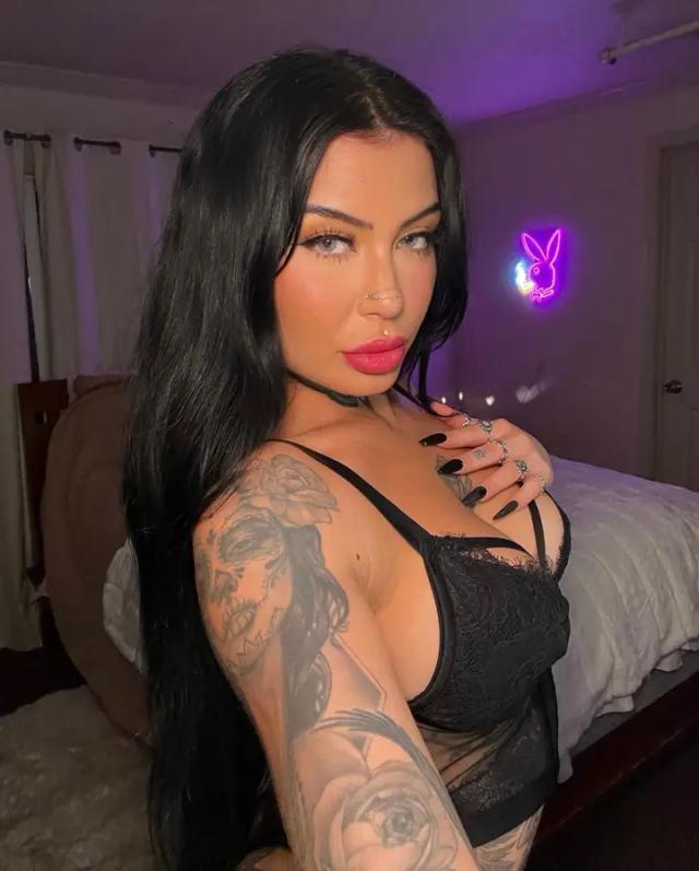 Lola 🖤