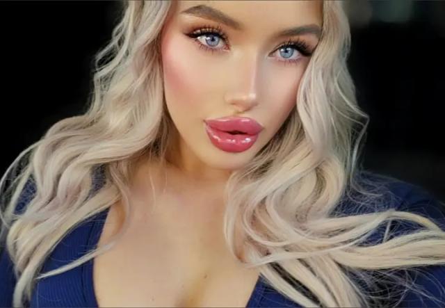 💋 ANNA FREE