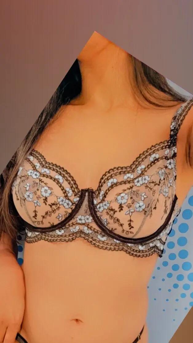 Aneesa FREE🔥 Indian Caribbean Honey