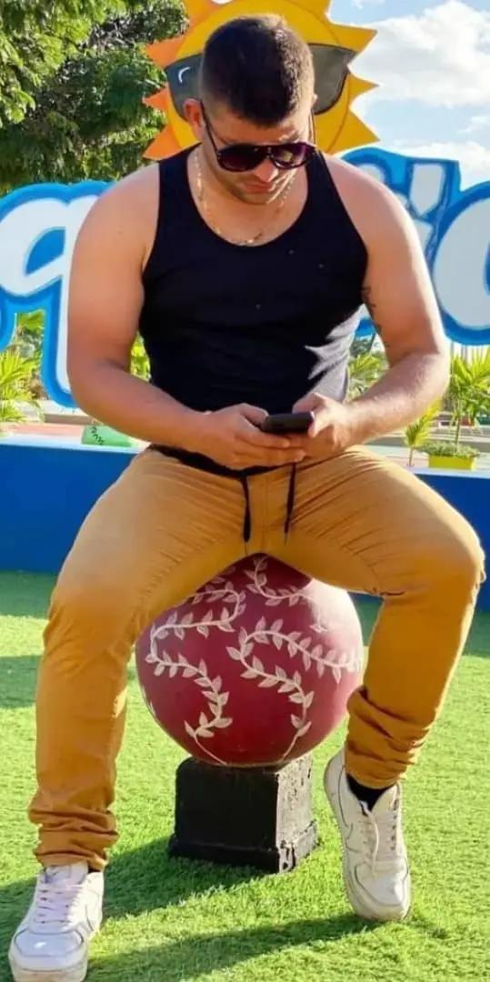 Leo Grande