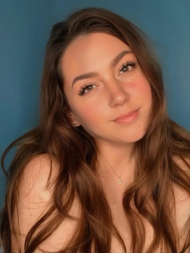 Birthday Girl 🎉🍰 Sabrina Bay