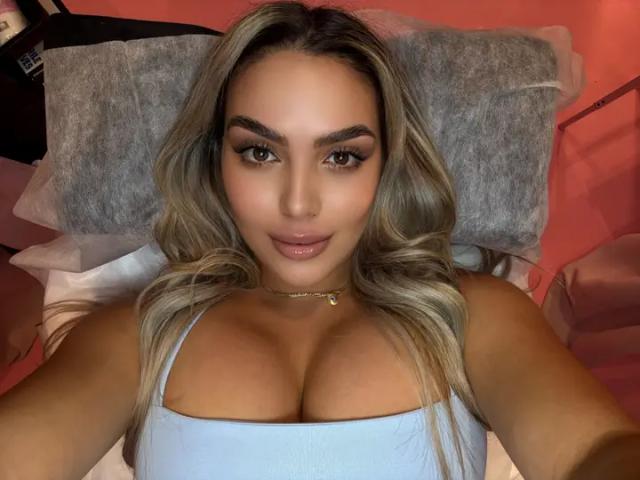 AraQueenBae