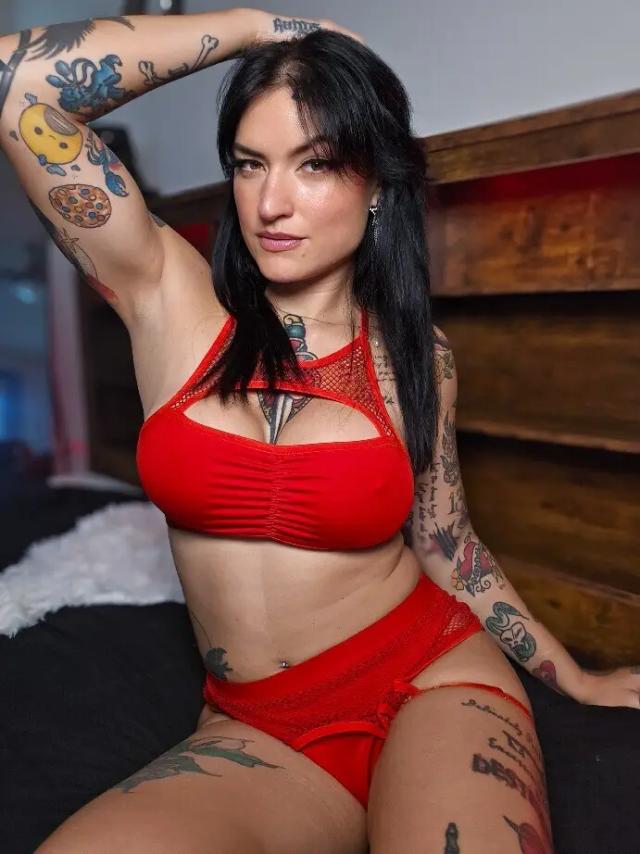 FREE BIG TITTY GOTH GF 😈🖤