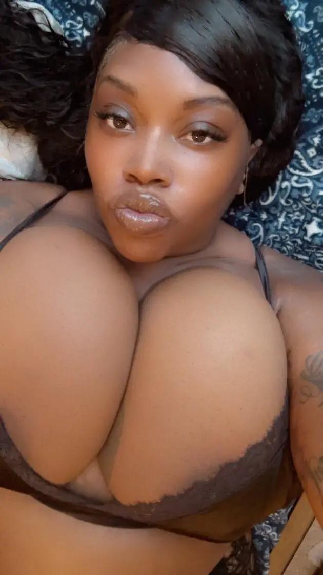 MillionDollaTitties