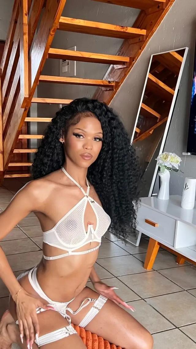 KiKi FoxXx