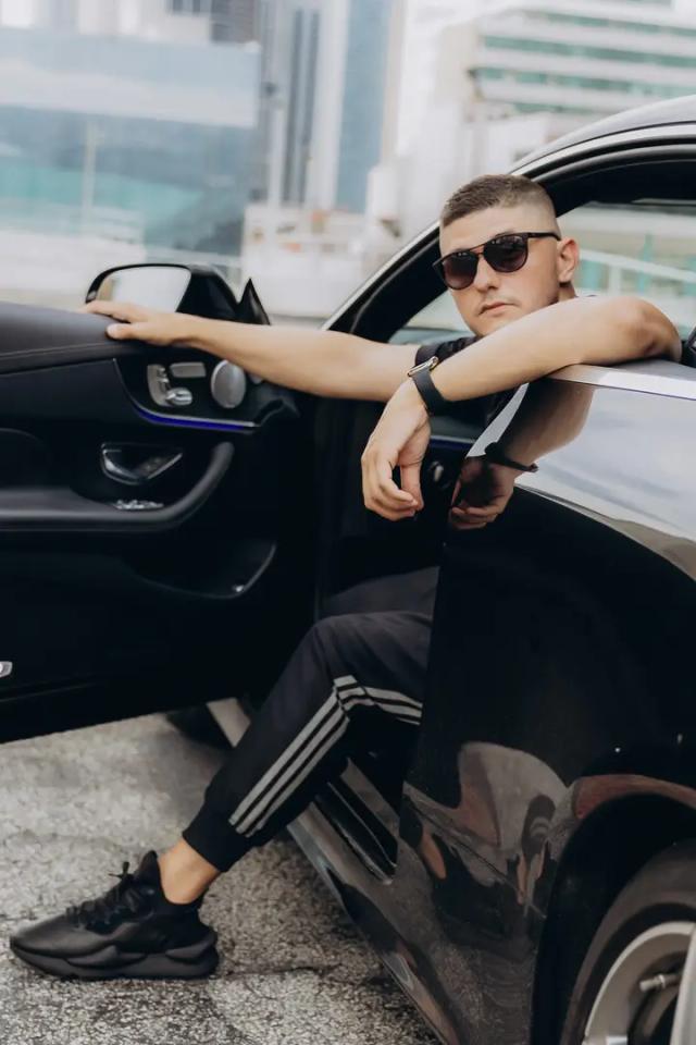 AlexJ