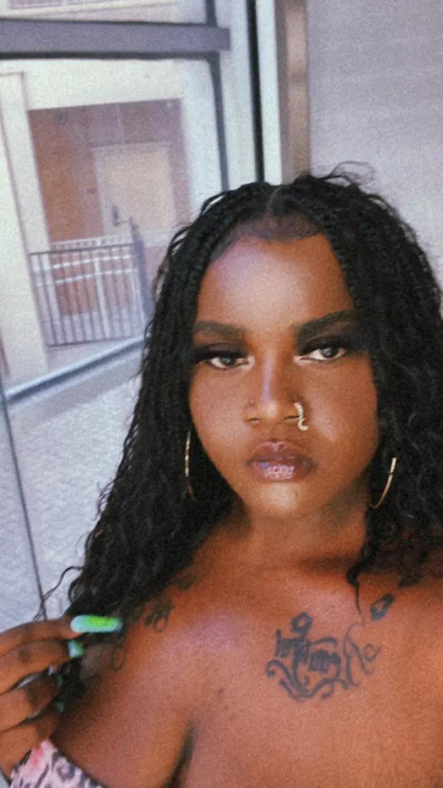 Milkinggoddesss🖤⛓️