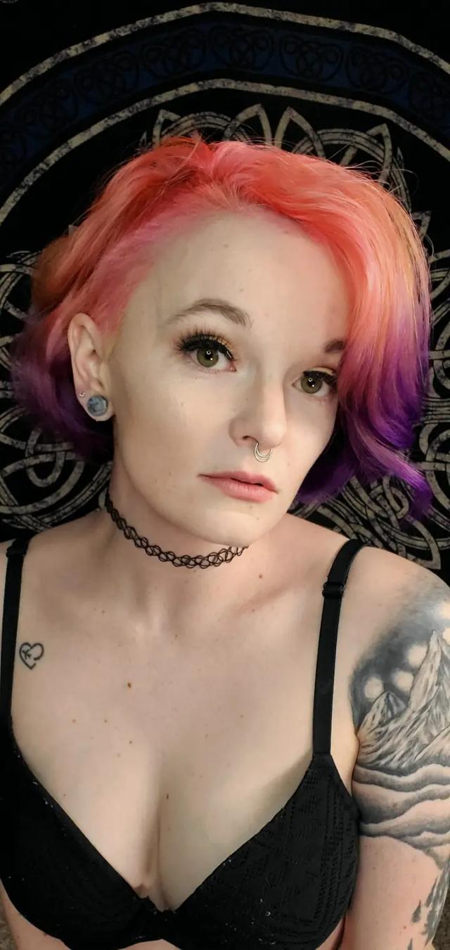 MJ, a tiny tatted tease