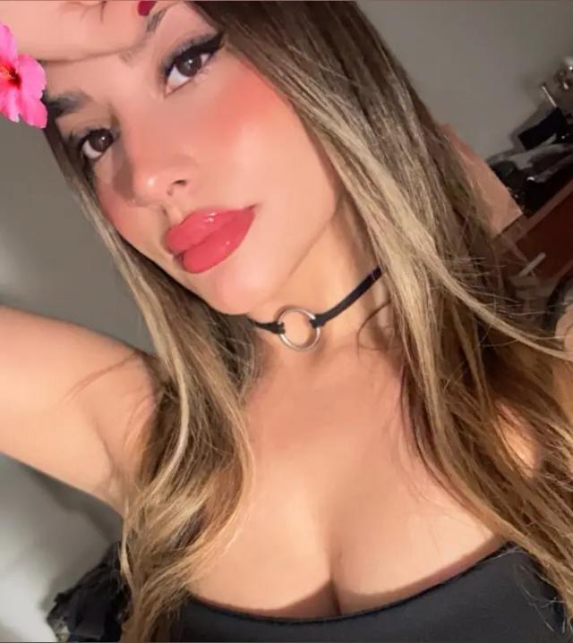 Juli 💋 Sultry Switch