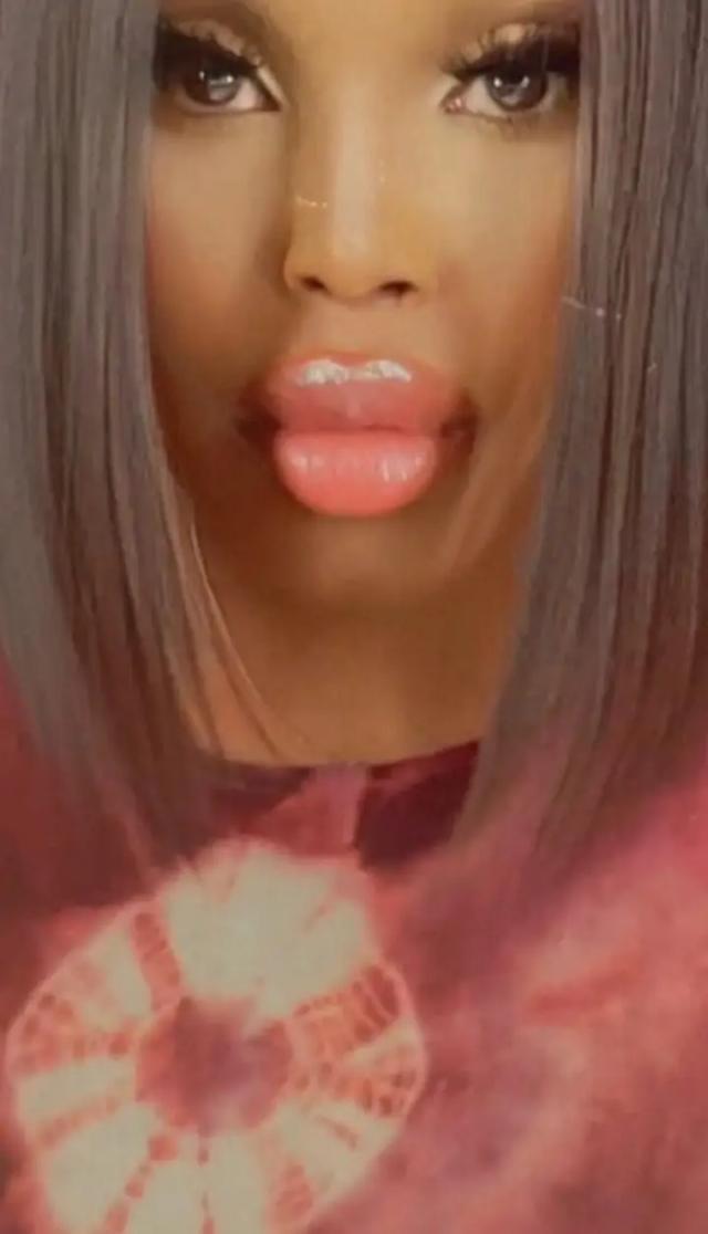 Ts😝 ebony