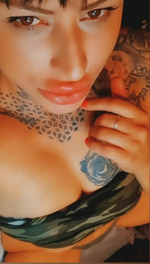 Louise_Ebony