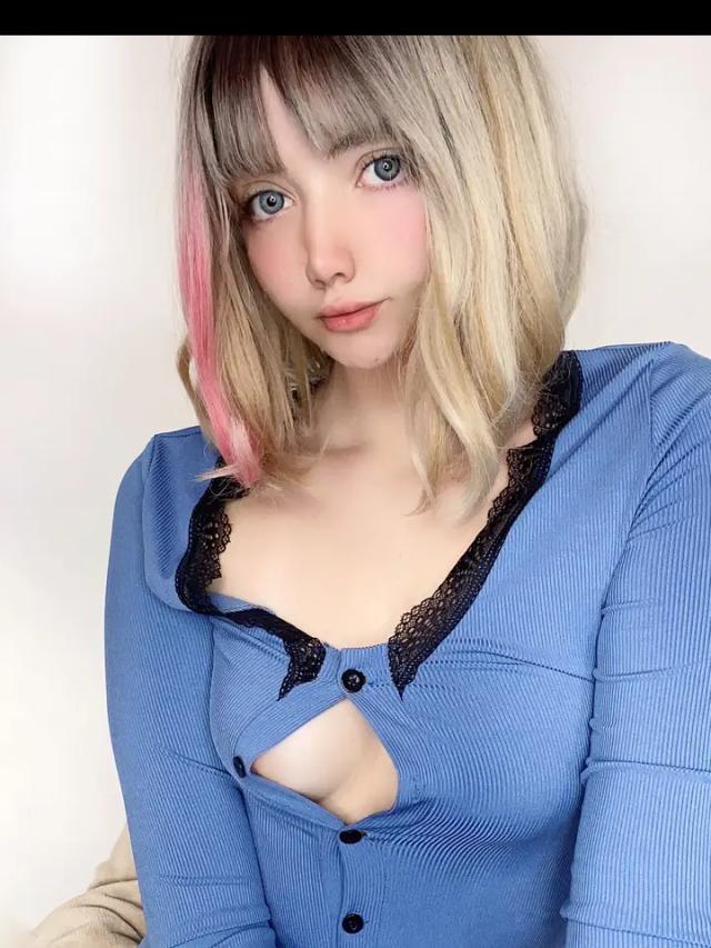 Sweet girl Louise