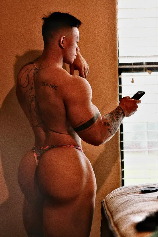 𝗠𝗜𝗞𝗘 𝗠𝗢𝗘 ( 𝗧𝗼𝗽 0.2 %) 🍑🏋🏻