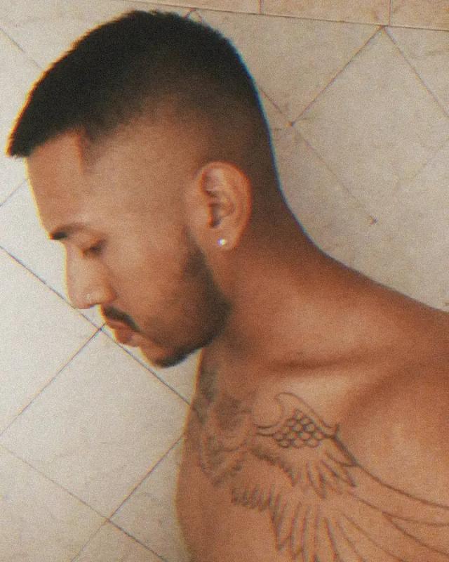 Skinny dark love