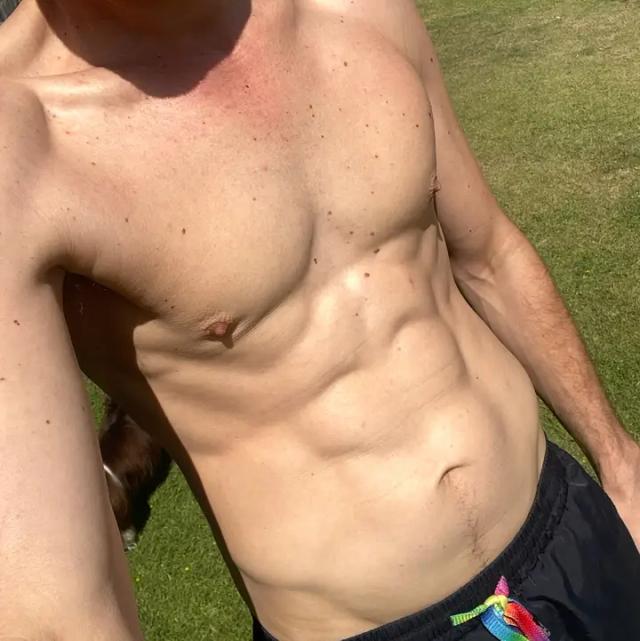 DJ