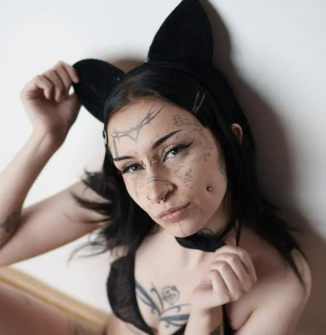 🐱Cleo Peach🐱