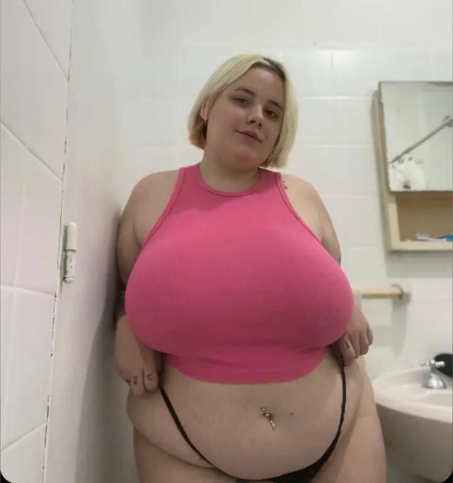 Juli ❤️  #1 BlondeBBW 🥰