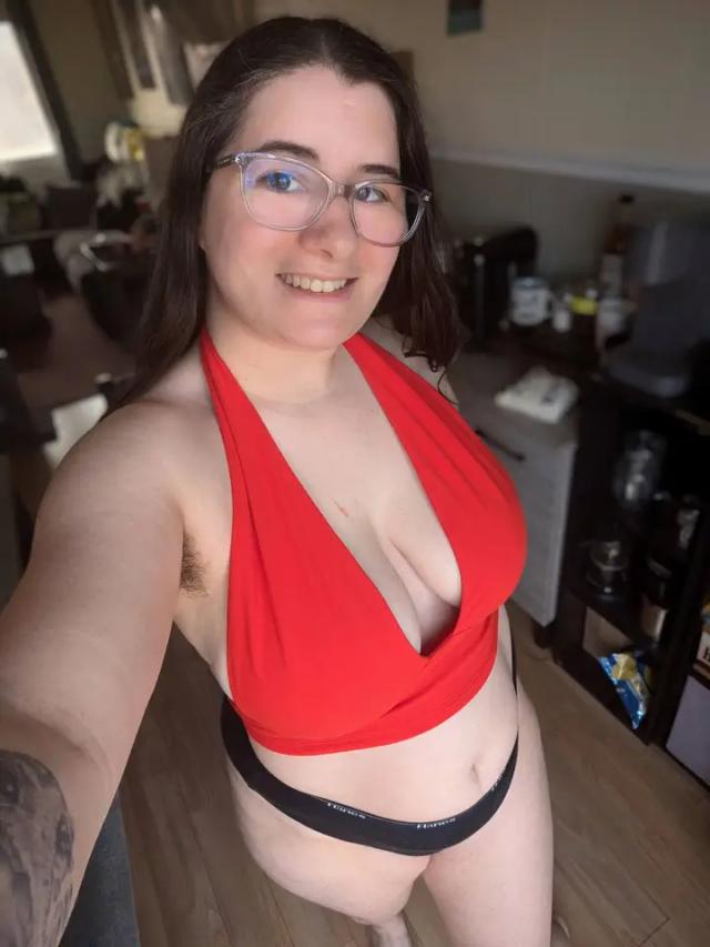 Nude Lilly