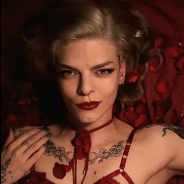 Luna Blades