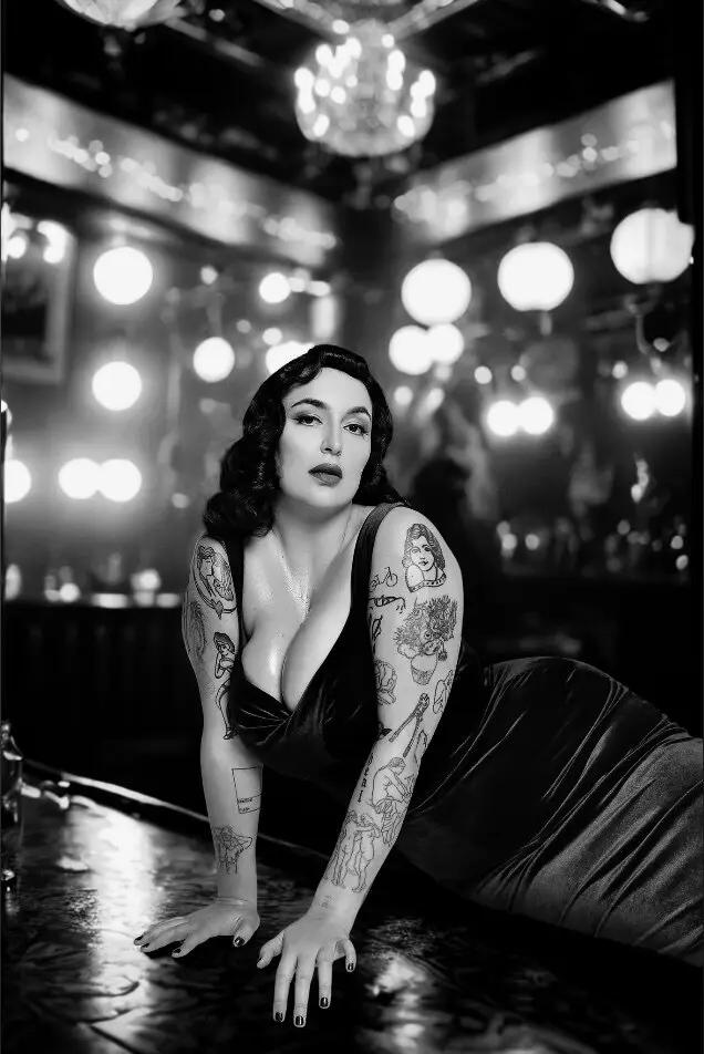 The Showgirl ✨