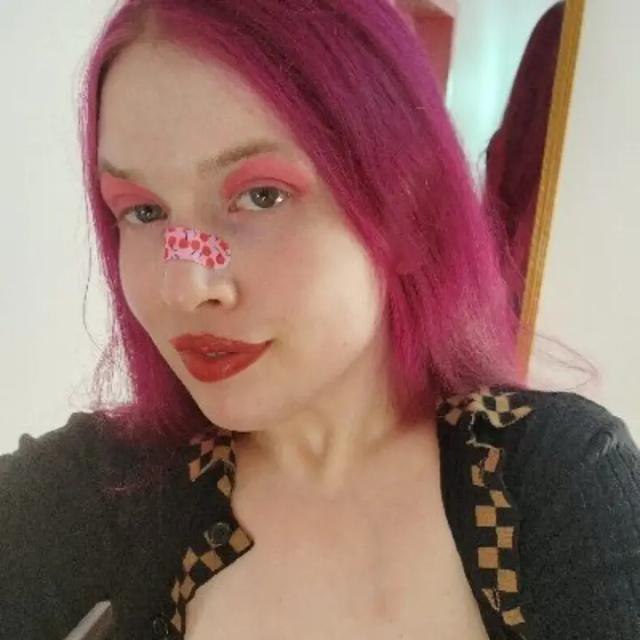 PinkyLikes2Play