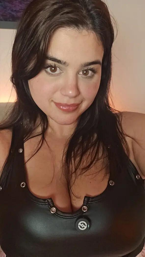 🍒 Lucia Latina Gomez 🍒