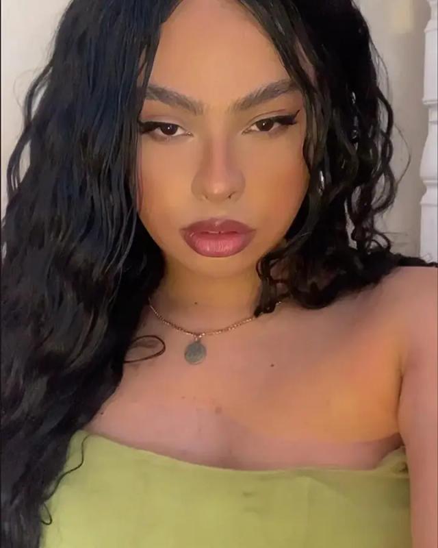 Laura Agness - 𝓑𝓻𝓪𝔃𝓲𝓵𝓲𝓪𝓷 𝓣𝓻𝓪𝓷𝓼 𝓢𝓽𝓪𝓻 💋