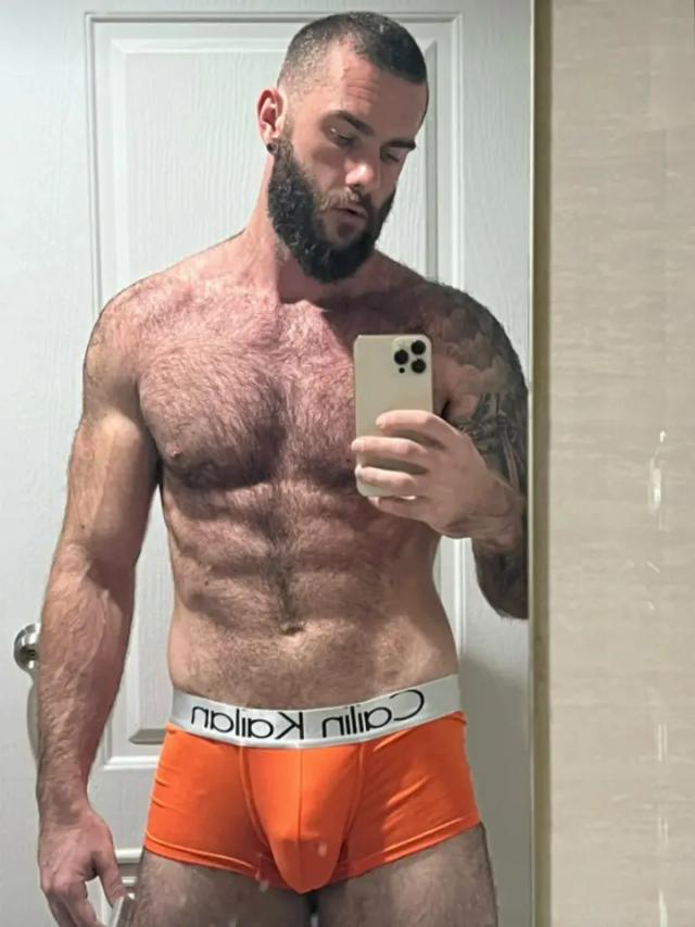 Conor 🇮🇪 Hairy Irish Bull