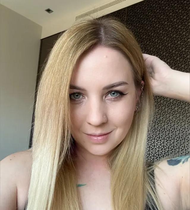 Grace Blonde Babe