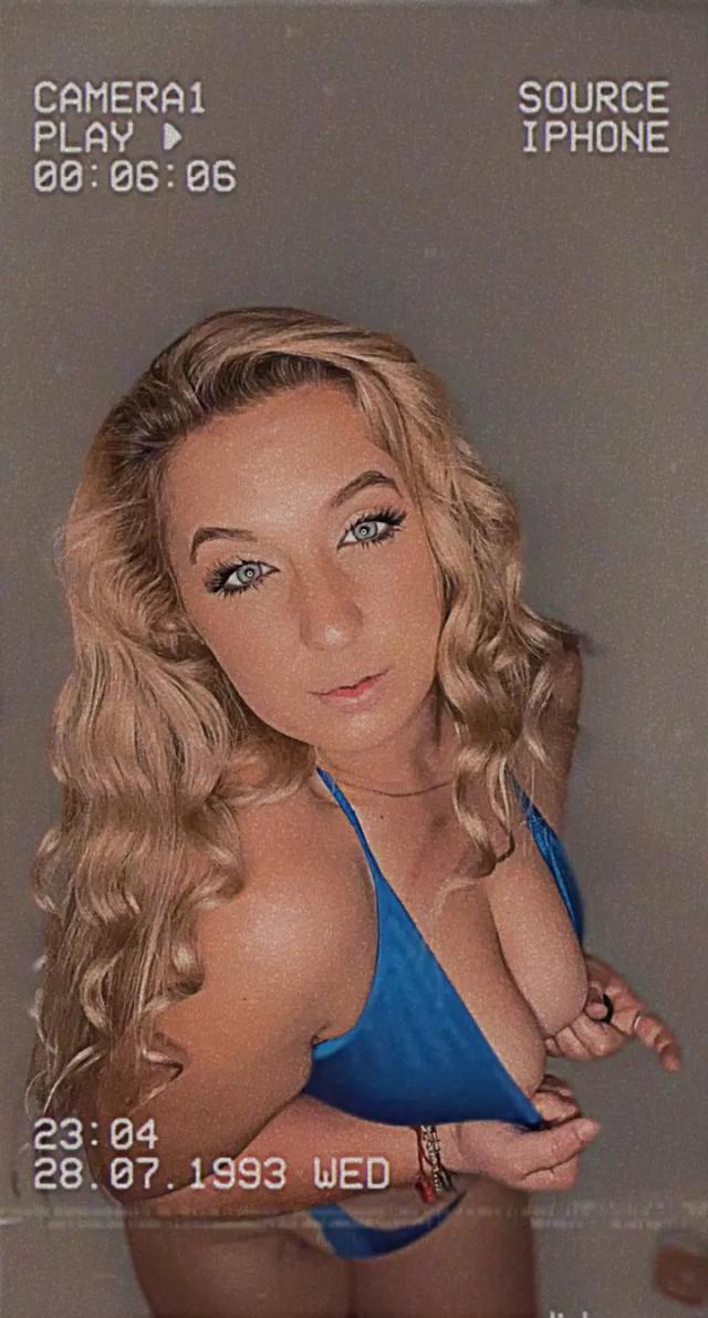 Gorgeous Sexy Milf