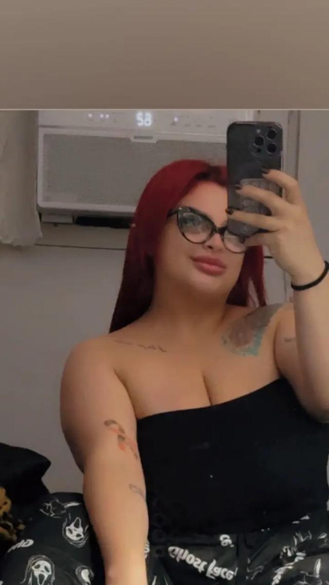 GOLDEN BOOBS