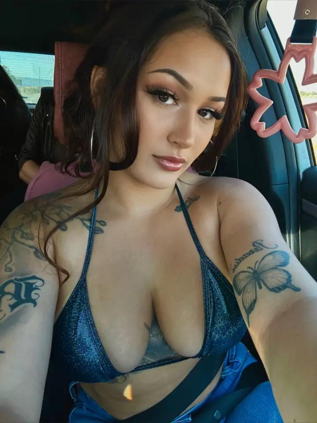 (♡-♡)