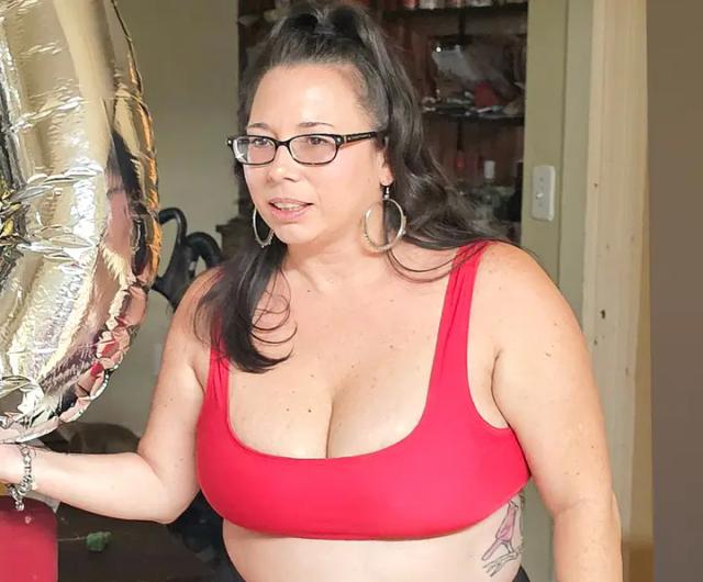 BigTittieHoe