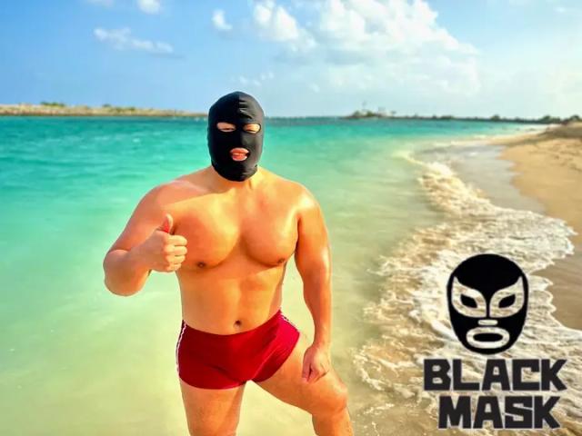 BLACK MASK