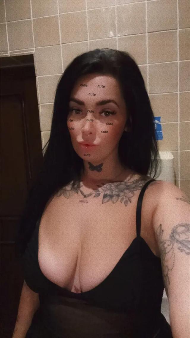 yourtattedinternetgirlfriend