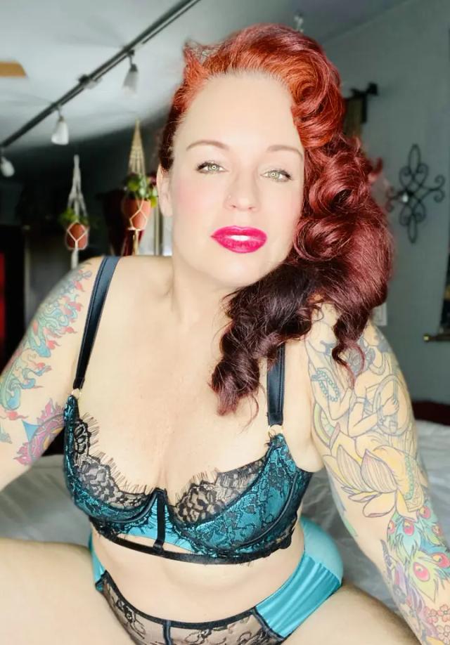 Juicy Goddess Galore